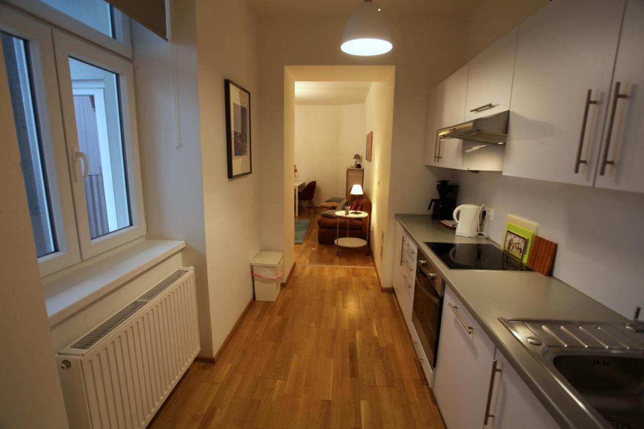Casa Nostra - Ruhige Stadtwohnung Mit Balkon Vienna Luaran gambar